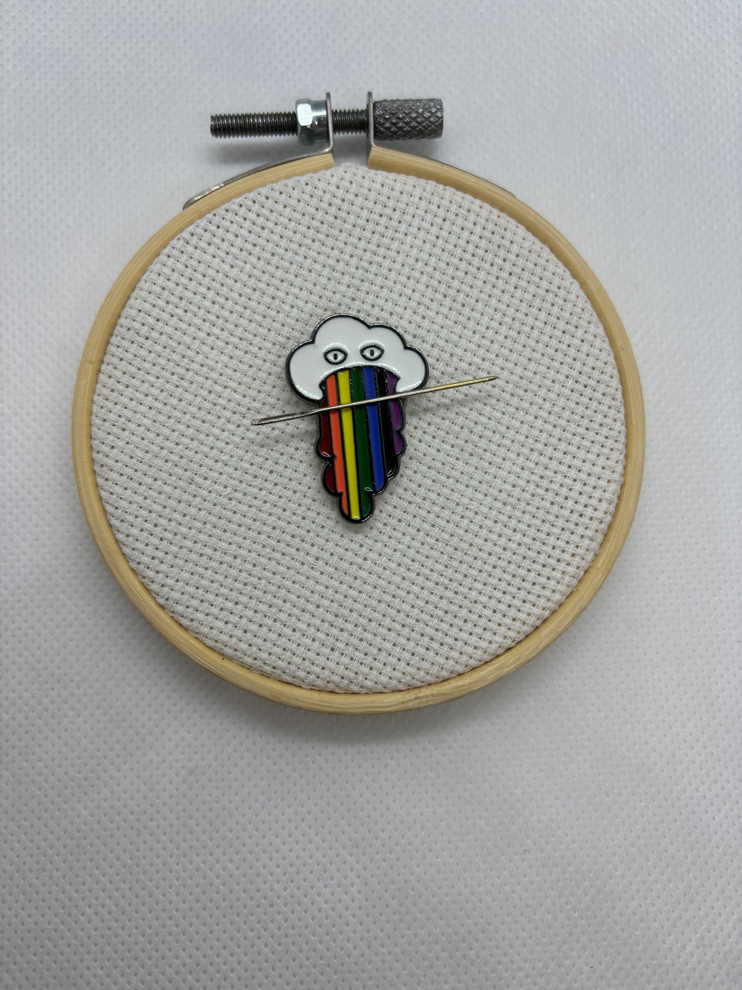 Rainbow Cloud Needle Minder